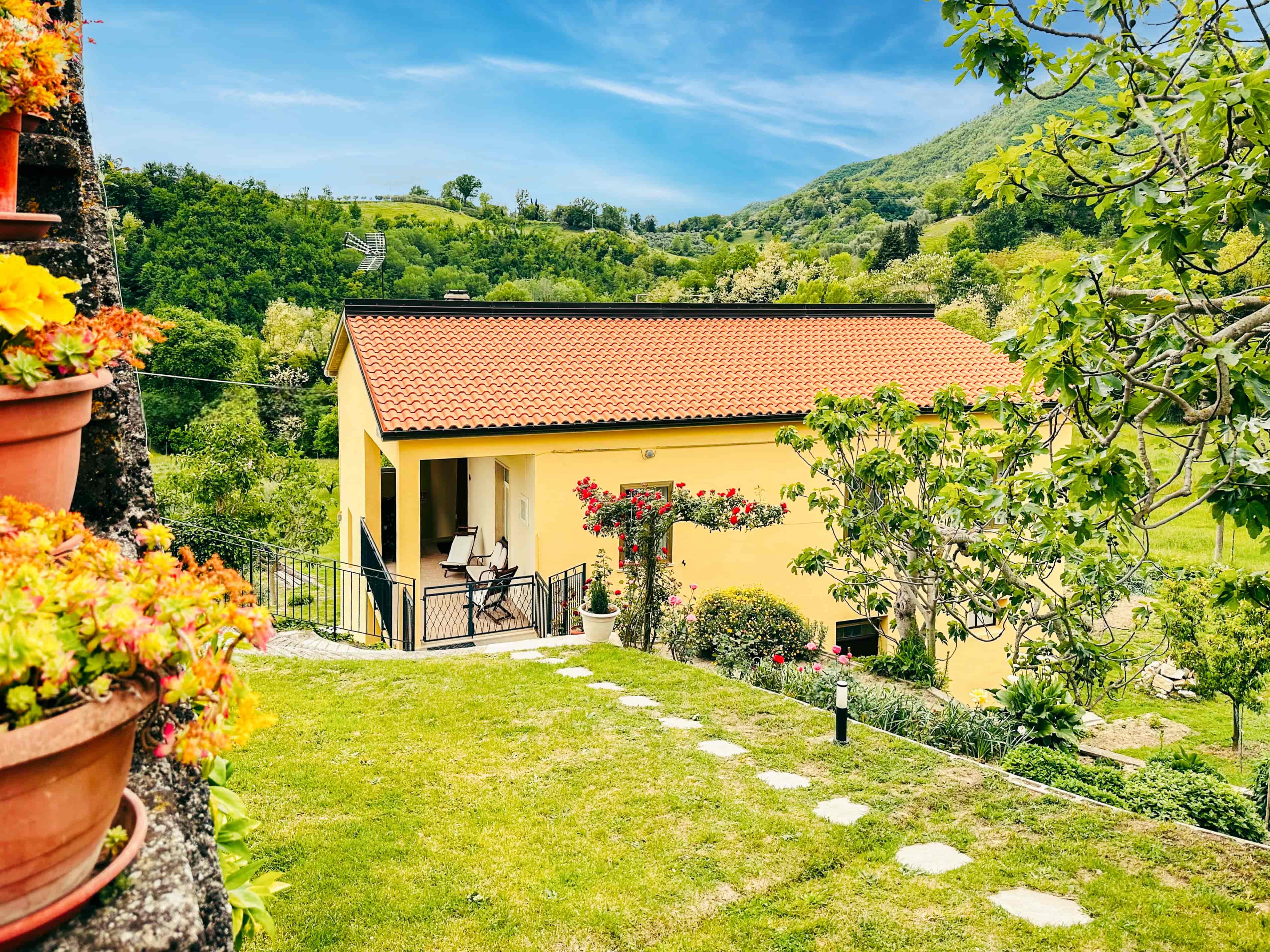 Your farmhouse among the hills - "Marche House"